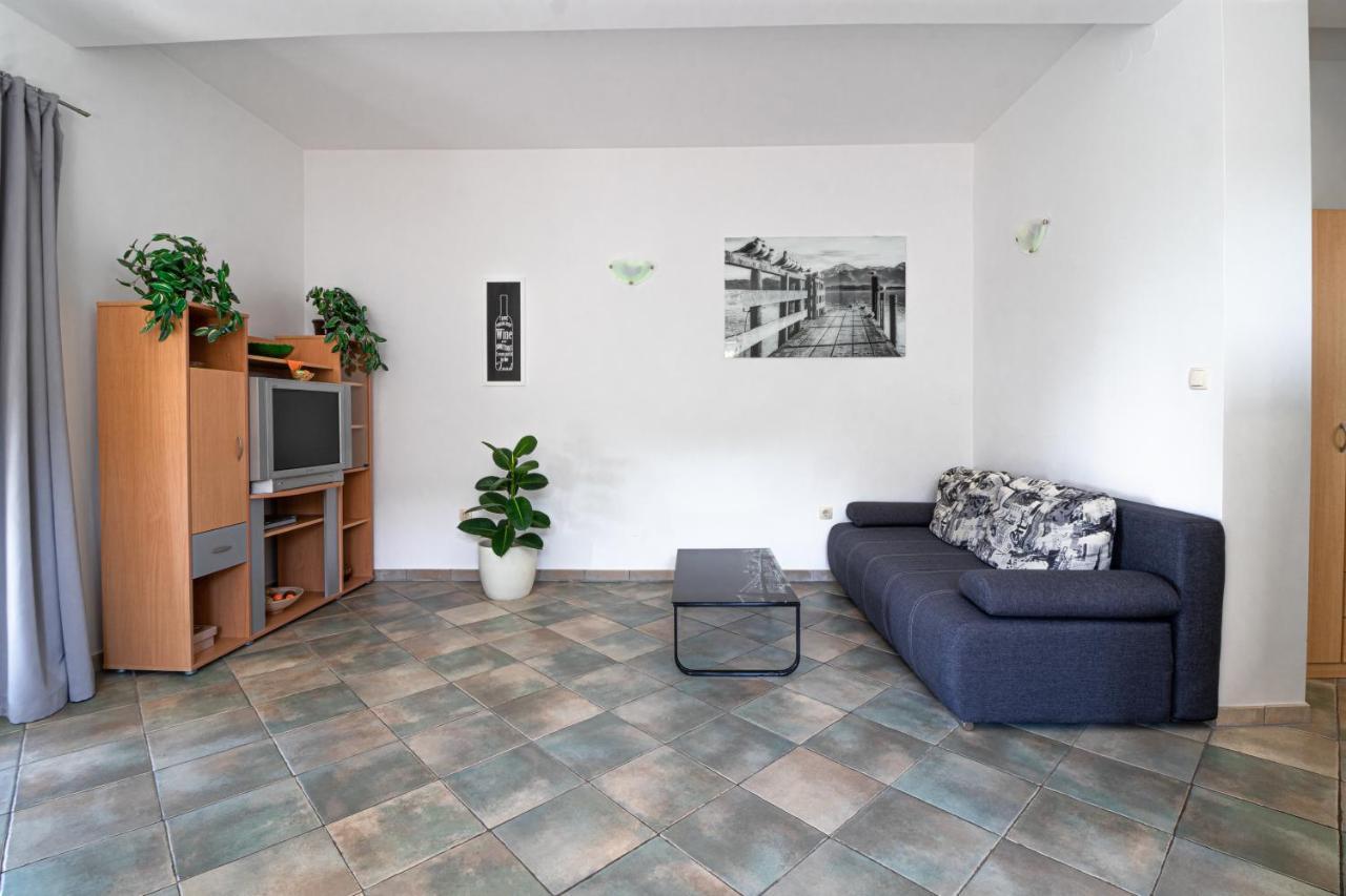 Apartments Sandra Kornic Ngoại thất bức ảnh