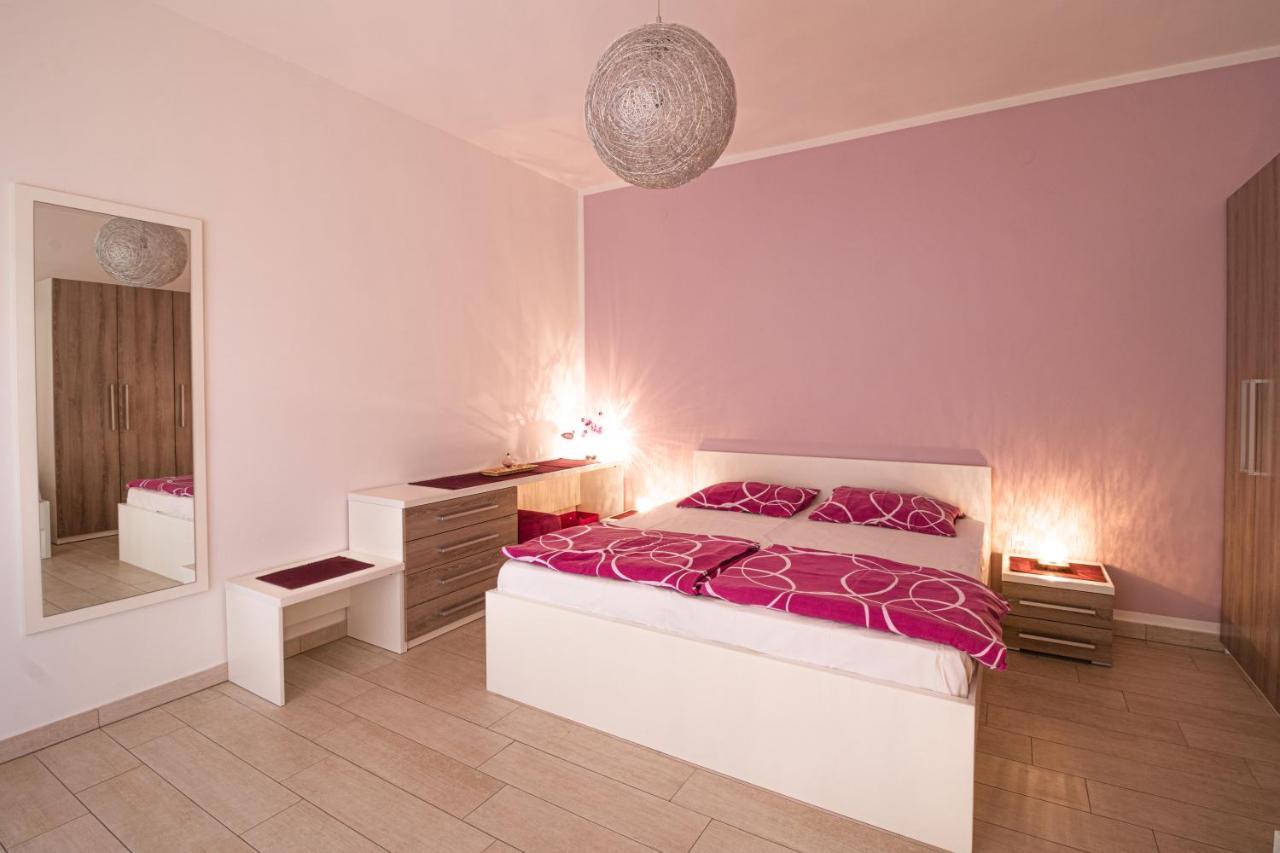 Apartments Sandra Kornic Ngoại thất bức ảnh